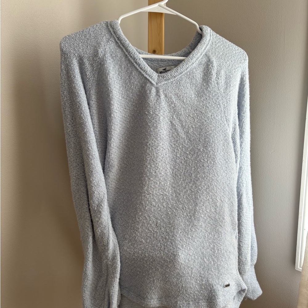 Hollister V-Neck Sweater Soft Knit